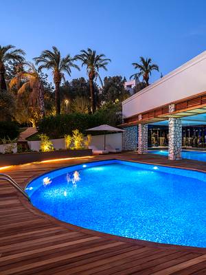 Anjana Spa semi open pool